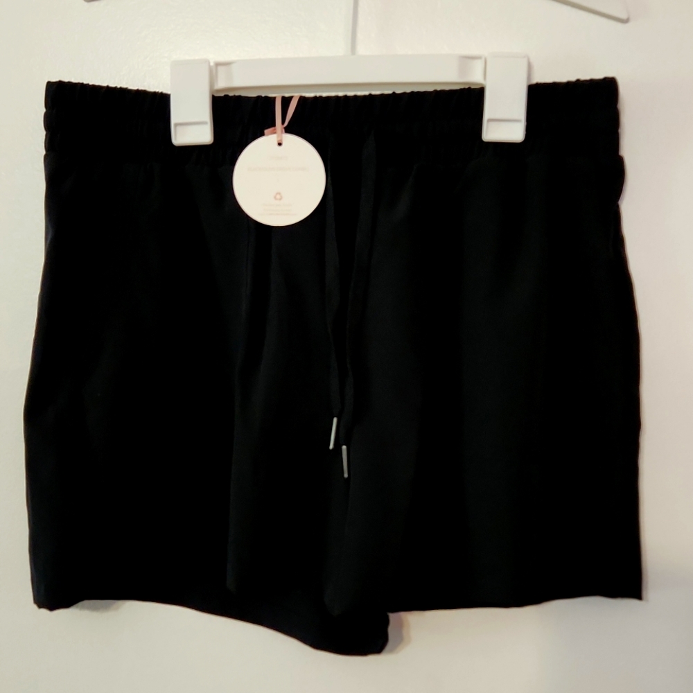 NWT Hippie Rose, size L, black shorts